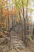 登毘盧峰的山路